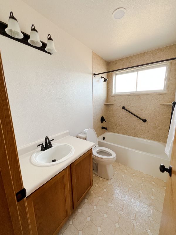 Top Bathroom Remodeling Companies in Lakewood, OH